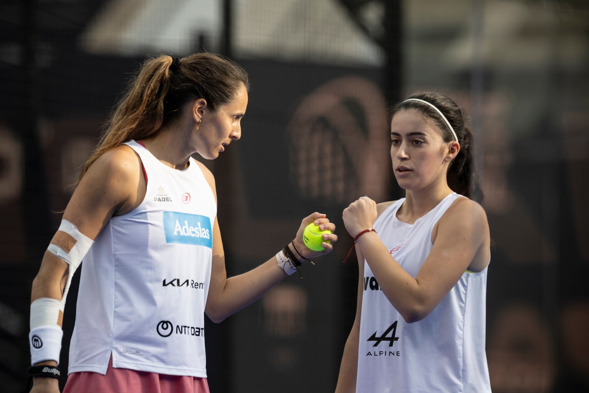 这位充满智 这位充满智